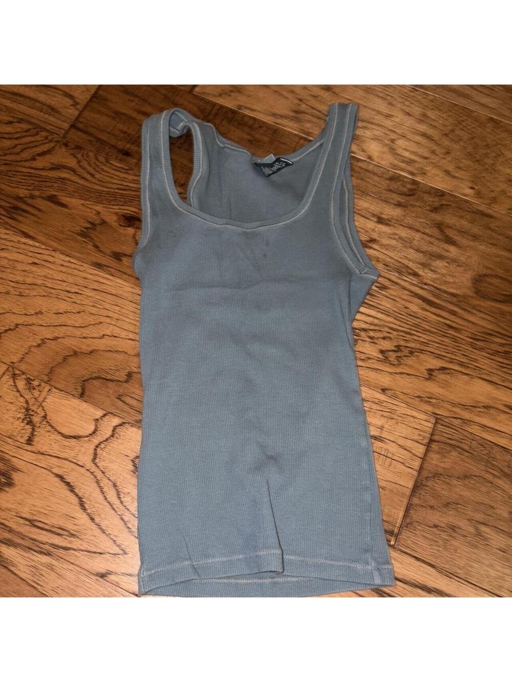 Skims light blue ribbed tank top #skims #basics